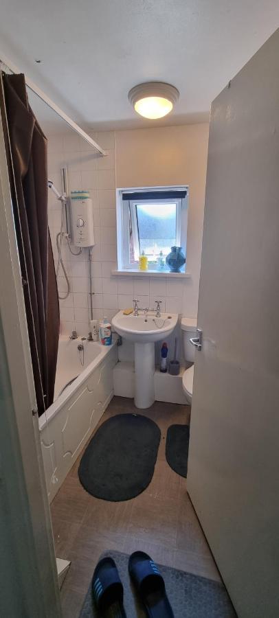 Spacious Room With Kichenet Rotherham Extérieur photo